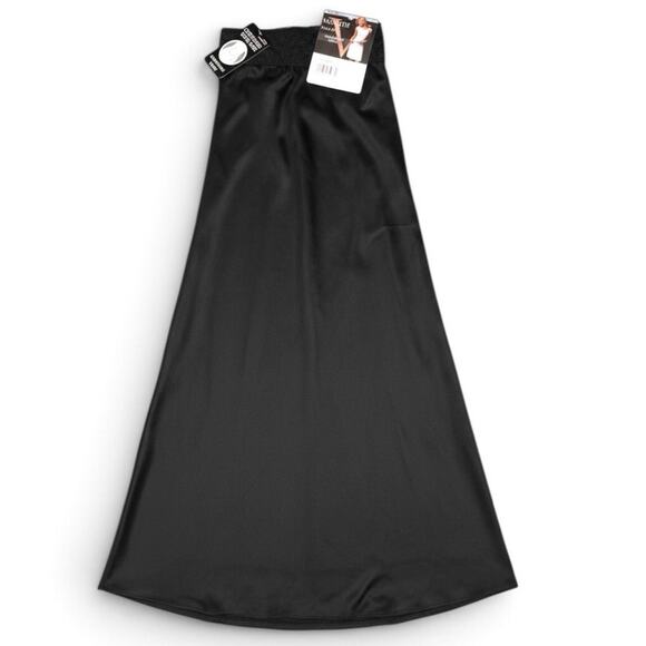 Vassarette Other - NWT Vassarette Anti-Static Half Slip Black Sable 20” Length Size 2X adj waist